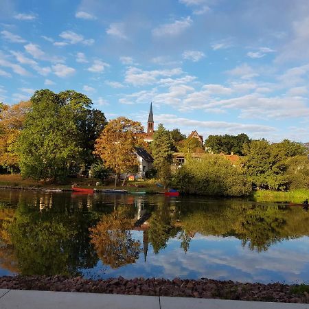 Tipp - Halle Idyllisch Am Fluss Krollwitz Esterno foto