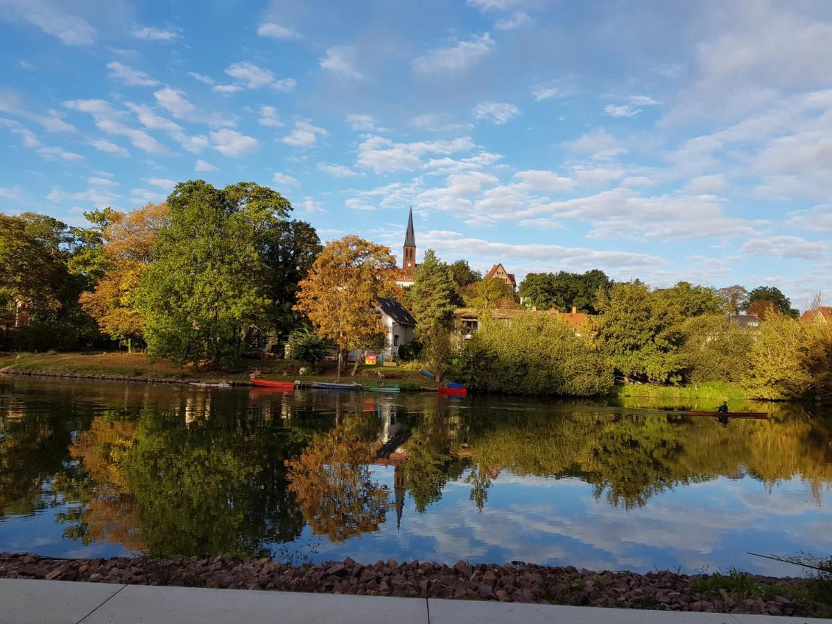 Tipp - Halle Idyllisch Am Fluss Krollwitz Esterno foto