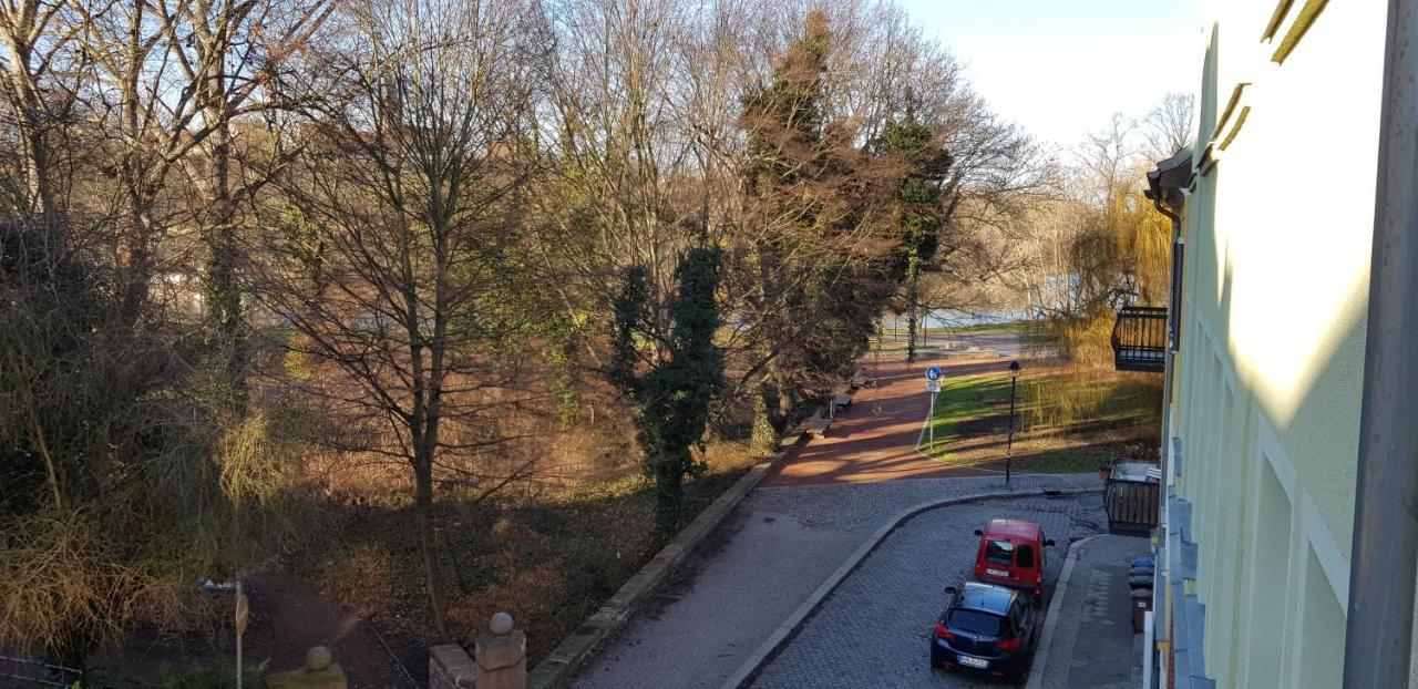 Tipp - Halle Idyllisch Am Fluss Krollwitz Esterno foto