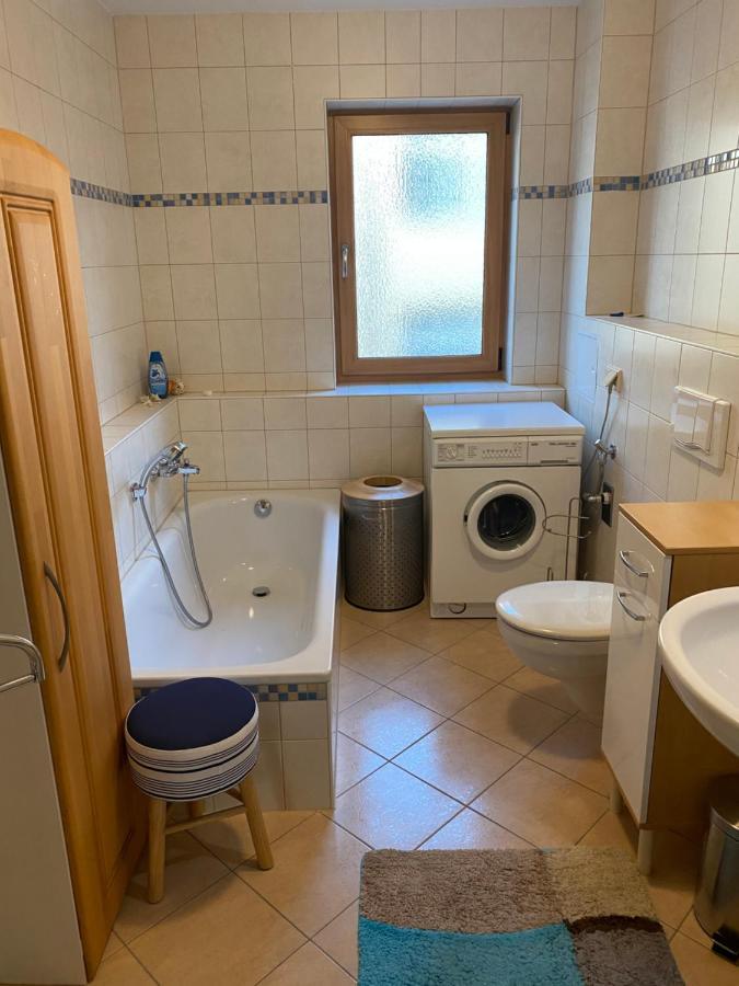 Tipp - Halle Idyllisch Am Fluss Krollwitz Esterno foto